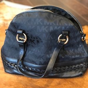 Michael Kors purse. Barely used, perfect size